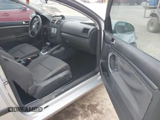 2006 Volkswagen Rabbit z VIN WVWBR71K36W194312, wystawiony jako IAAI lot #42026843 z przebiegiem 89 712 mil mil oraz . Historia ofert i sprzedaży dostępna na DreamBid. Obrazek 5.