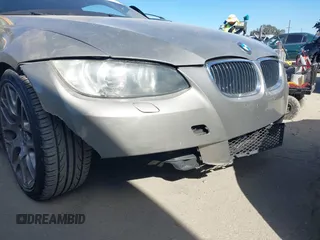 2008 BMW 3 Series 328i with VIN WBAWB33558P133091, listed as a IAAI auction lot 41648405 with 210,525 mi miles. Bid and sale history available at carsss.com. Image 6.