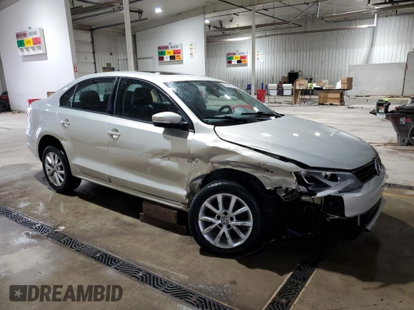 2011 Volkswagen Jetta Sedan SE w/Convenience & Sunroof PZEV with VIN 3VWDZ7AJ1BM363105, listed as a Copart auction lot 52746715 with 189,676 mi miles and Salvage Title. Bid and sale history available at carsss.com. Image 4.