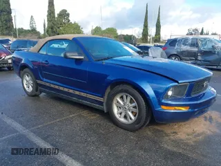 2007 Ford Mustang Deluxe with VIN 1ZVFT84N875329917, listed as a IAAI auction lot 41760205 with 171,005 mi miles and . Bid and sale history available at carsss.com. Image 1.