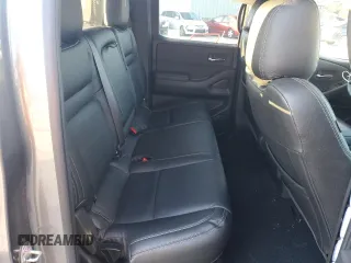 2023 Nissan Frontier SV z VIN 1N6ED1EK7PN672948, wystawiony jako Copart lot #45247705 z przebiegiem 13 031 mil mil oraz Szkoda całkowita • Salvage title. Historia ofert i sprzedaży dostępna na DreamBid. Obrazek 11.