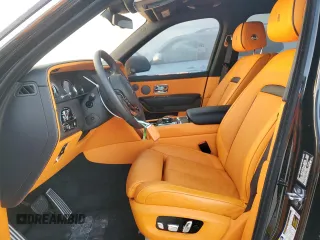2023 Rolls-Royce Cullinan z VIN SLATV4C01PU217942, wystawiony jako Copart lot #78273314 z przebiegiem Nie podano mil oraz Szkody całkowita. Historia ofert i sprzedaży dostępna na DreamBid. Obrazek 7.