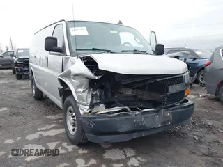 2018 Chevrolet Express Cargo Van with VIN 1GCWGAFG4J1272563, listed as a IAAI auction lot 41107558 with 1 mi miles. Bid and sale history available at carsss.com. Image 6.