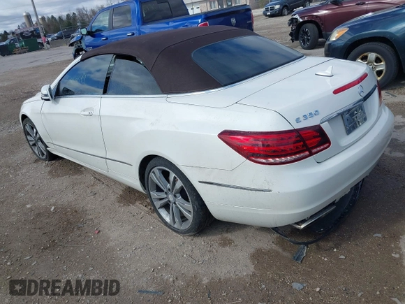 2014 Mercedes-Benz E-Class E 350 with VIN WDDKK5KF9EF241907, listed as a IAAI auction lot 42016399 with 84,650 mi miles. Bid and sale history available at carsss.com. Image 3.