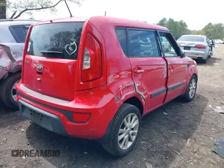 2013 Kia Soul + z VIN KNDJT2A63D7610143, wystawiony jako IAAI lot #42124581 z przebiegiem 104 155 mil mil oraz . Historia ofert i sprzedaży dostępna na DreamBid. Obrazek 4.