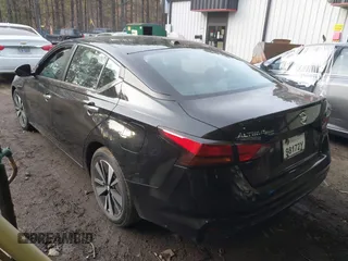 2022 Nissan Altima 2.5 SV with VIN 1N4BL4DV4NN396009, listed as a IAAI auction lot 41463878 with 62,160 mi miles. Bid and sale history available at carsss.com. Image 3.