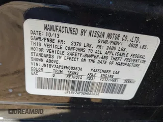 2014 Infiniti Q50 Premium with VIN JN1BV7AP5EM682634, listed as a IAAI auction lot 42111066 with 133,381 mi miles. Bid and sale history available at carsss.com. Image 9.