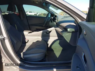 2023 Hyundai Elantra Blue z VIN KMHLM4AJ7PU059237, wystawiony jako IAAI lot #41394314 z przebiegiem 34 248 mil mil oraz . Historia ofert i sprzedaży dostępna na DreamBid. Obrazek 5.
