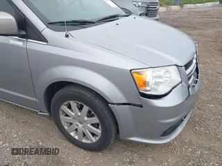 2018 Dodge Grand Caravan SXT z VIN 2C4RDGCG7JR301434, wystawiony jako IAAI lot #42510771 z przebiegiem 270 524 mil mil oraz . Historia ofert i sprzedaży dostępna na DreamBid. Obrazek 19.