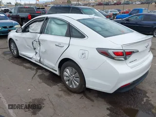2016 Hyundai Sonata SE with VIN KMHE24L15GA037265, listed as a IAAI auction lot 40752675 with Not Provided miles and . Bid and sale history available at carsss.com. Image 3.