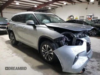 2022 Toyota Highlander XLE with VIN 5TDGZRBH6NS163543, listed as a Copart auction lot 57796635 with 26,011 mi miles and Salvage title. Bid and sale history available at DreamBid. Image 4.