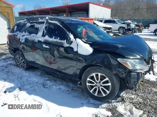 2014 Nissan Pathfinder SV with VIN 5N1AR2MM4EC681915, listed as a IAAI auction lot 41579984 with 221,741 mi miles. Bid and sale history available at carsss.com. Image 1.