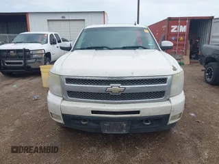 2009 Chevrolet Silverado 1500 with VIN 3GCEC33J79G169282, listed as a IAAI auction lot 41387505 with 243,182 mi miles and . Bid and sale history available at DreamBid. Image 12.