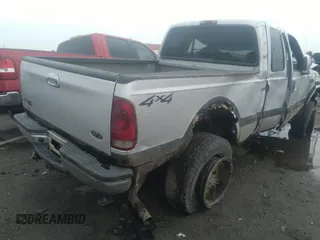 2004 Ford F-250 XL z VIN 1FTNX21P04EB08085, wystawiony jako IAAI lot #36810038 z przebiegiem Nie podano mil oraz . Historia ofert i sprzedaży dostępna na DreamBid. Obrazek 4.