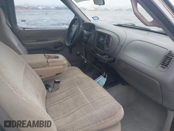 1997 Ford F-150 XL with VIN 1FTDX1863VNB01474, listed as a IAAI auction lot 41446672 with 223,296 mi miles. Bid and sale history available at carsss.com. Image 5.