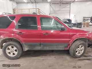 2006 Ford Escape XLT with VIN 1FMYU93176KD47219, listed as a IAAI auction lot 41785112 with 247,175 mi miles. Bid and sale history available at carsss.com. Image 14.
