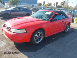 2000 Ford Mustang with VIN 1FAFP4444YF198834, listed as a IAAI auction lot 40780129 with 189,915 mi miles. Bid and sale history available at carsss.com. Image 17.