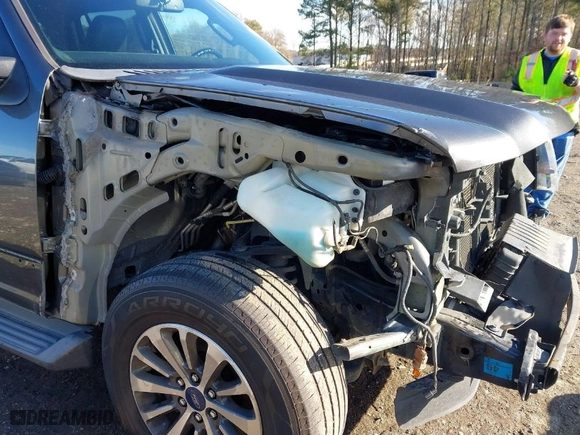 2017 Ford Expedition EL XLT with VIN 1FMJK1HT5HEA02260, listed as a IAAI auction lot 41215077 with 180,000 mi miles. Bid and sale history available at carsss.com. Image 6.