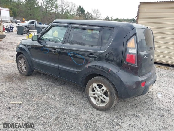 2011 Kia Soul + with VIN KNDJT2A22B7710390, listed as a IAAI auction lot 41677018 with NaN miles. Bid and sale history available at carsss.com. Image 3.