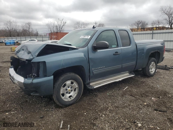 2011 Chevrolet Silverado 1500 LT with VIN 1GCRCSE06BZ303009, listed as a Copart auction lot 47390175 with 202,579 mi miles and Salvage Title. Bid and sale history available at carsss.com. Image 1.