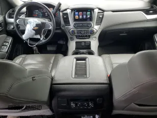 2017 Chevrolet Suburban LT z VIN 1GNSKHKC6HR278232, wystawiony jako Copart lot #57440745 z przebiegiem 121 712 mil mil oraz Szkoda całkowita • Salvage title. Historia ofert i sprzedaży dostępna na DreamBid. Obrazek 8.