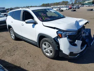 2022 GMC Terrain SLE with VIN 3GKALTEV5NL143719, listed as a IAAI auction lot 41757838 with 45,231 mi miles. Bid and sale history available at carsss.com. Image 1.