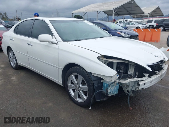 2005 Lexus ES 330 with VIN JTHBA30G055084186, listed as a IAAI auction lot 42064508 with 154,736 mi miles. Bid and sale history available at carsss.com. Image 1.