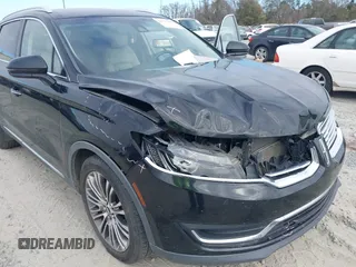 2017 Lincoln MKX Reserve with VIN 2LMPJ6LR0HBL16324, listed as a IAAI auction lot 41157696 with 118,028 mi miles. Bid and sale history available at carsss.com. Image 6.
