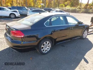 2012 Volkswagen Passat SE z VIN 1VWBP7A32CC077832, wystawiony jako IAAI lot #40637993 z przebiegiem 146 698 mil mil oraz . Historia ofert i sprzedaży dostępna na DreamBid. Obrazek 4.