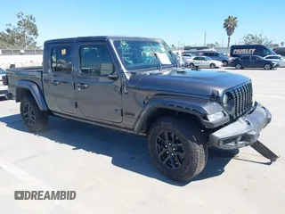 2021 Jeep Gladiator Willys z VIN 1C6HJTAG5ML622392, wystawiony jako IAAI lot #42501815 z przebiegiem 59 518 mil mil oraz . Historia ofert i sprzedaży dostępna na DreamBid. Obrazek 1.