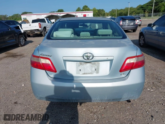 2007 Toyota Camry CE z VIN 4T1BE46K97U714024, wystawiony jako IAAI lot #42416410 z przebiegiem 218 500 mil mil oraz . Historia ofert i sprzedaży dostępna na DreamBid. Obrazek 16.