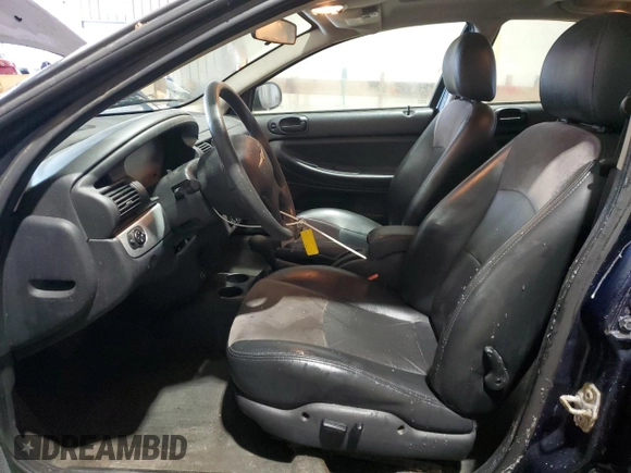 2005 Chrysler Sebring Touring z VIN 1C3EL56R15N688153, wystawiony jako Copart lot #42016615 z przebiegiem 139 993 mil mil oraz Szkody całkowita. Historia ofert i sprzedaży dostępna na DreamBid. Obrazek 7.