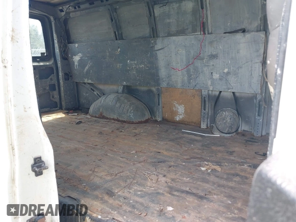 2003 Chevrolet Express Cargo with VIN 1GCFG15X731132818, listed as a IAAI auction lot 42668266 with 473,429 mi miles and . Bid and sale history available at DreamBid. Image 8.