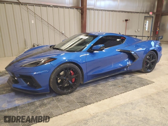 2020 Chevrolet Corvette 3LT z VIN 1G1Y82D45L5111115, wystawiony jako Copart lot #81969184 z przebiegiem 11 940 mil mil oraz Czysty tytuł • Clean title. Historia ofert i sprzedaży dostępna na DreamBid. Obrazek 1.