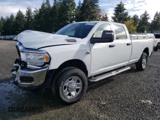 2023 Ram 2500 Tradesman z VIN 3C6UR5HL6PG586932, wystawiony jako Copart lot #50758765 z przebiegiem 6 705 mil mil oraz Szkoda całkowita • Salvage title. Historia ofert i sprzedaży dostępna na DreamBid. Obrazek 1.