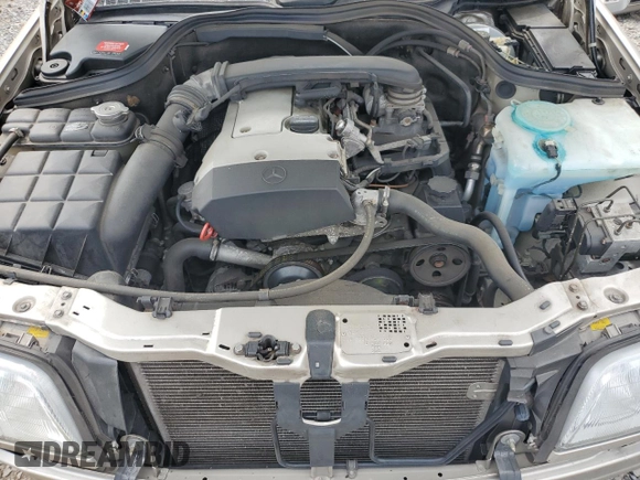 1998 Mercedes-Benz C 230/260/280/320 z VIN WDBHA23G8WA648546, wystawiony jako Copart lot #60720975 z przebiegiem 110 926 mil mil oraz Szkoda całkowita • Salvage title. Historia ofert i sprzedaży dostępna na DreamBid. Obrazek 11.