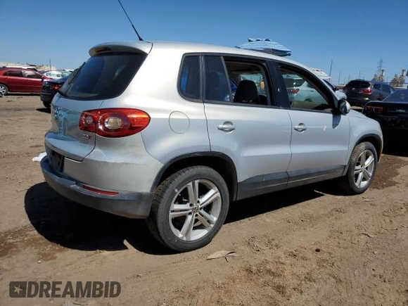 2010 Volkswagen Tiguan S with VIN WVGAV7AX7AW531751, listed as a Copart auction lot 44072965 with 141,838 mi miles and Clean title. Bid and sale history available at DreamBid. Image 3.