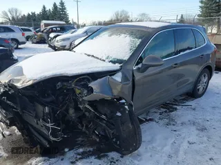2016 Porsche Cayenne z VIN WP1AA2A21GLA05440, wystawiony jako IAAI lot #41358574 z przebiegiem 96 167 mil mil oraz . Historia ofert i sprzedaży dostępna na DreamBid. Obrazek 18.