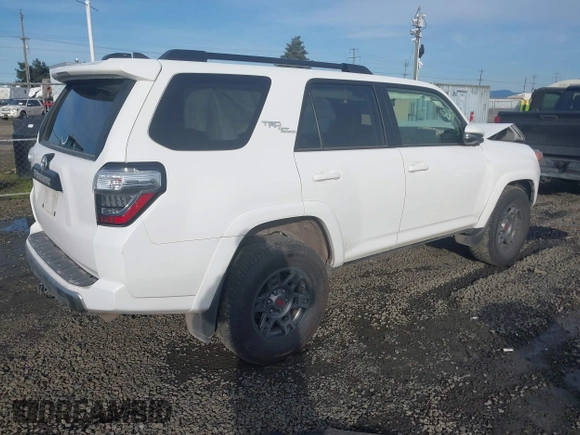 2019 Toyota 4Runner SR5 with VIN JTEBU5JRXK5700956, listed as a IAAI auction lot 41999972 with 61,032 mi miles and . Bid and sale history available at DreamBid. Image 4.