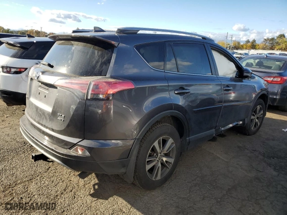 2017 Toyota RAV4 XLE with VIN JTMRFREV0HJ142787, listed as a Copart auction lot 73715624 with 0 mi miles and Salvage Title. Bid and sale history available at carsss.com. Image 3.