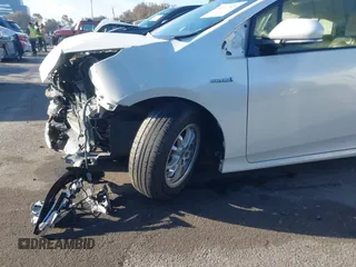2016 Toyota Prius Four with VIN JTDKARFU4G3525589, listed as a IAAI auction lot 41612929 with 197,114 mi miles. Bid and sale history available at carsss.com. Image 6.