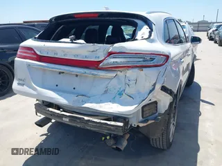 2019 Lincoln MKC Reserve с VIN 5LMCJ3C93KUL35294, выставлен на аукционе IAAI как лот 41978877 с пробегом 41 855 миль миль и . История ставок и продаж доступна на DreamBid. Изображение 6.
