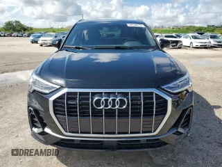 2024 Audi Q3 S line Premium z VIN WA1DECF31R1047951, wystawiony jako Copart lot #56730715 z przebiegiem 19 391 mil mil oraz Szkoda całkowita • Salvage title. Historia ofert i sprzedaży dostępna na DreamBid. Obrazek 5.