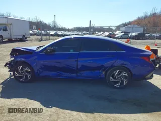 2024 Hyundai Elantra SEL z VIN KMHLS4DG3RU769454, wystawiony jako IAAI lot #41838085 z przebiegiem 11 520 mil mil oraz . Historia ofert i sprzedaży dostępna na DreamBid. Obrazek 13.