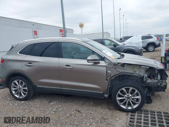 2017 Lincoln MKC Select with VIN 5LMCJ2C92HUL34916, listed as a IAAI auction lot 42024355 with 34,242 mi miles and . Bid and sale history available at DreamBid. Image 14.