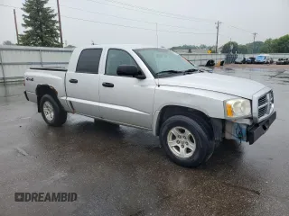 2005 Dodge Dakota SLT z VIN 1D7HW48N45S253901, wystawiony jako Copart lot #59167695 z przebiegiem 134 353 mil mil oraz Czysty tytuł • Clean title. Historia ofert i sprzedaży dostępna na DreamBid. Obrazek 4.