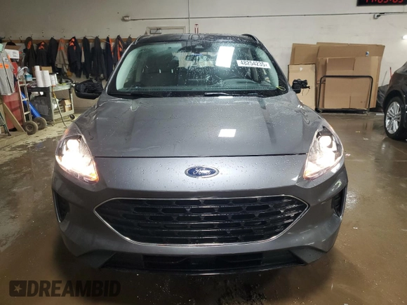 2022 Ford Escape SE z VIN 1FMCU0G66NUA43023, wystawiony jako Copart lot #48254235 z przebiegiem Nie podano mil oraz Szkoda całkowita • Salvage title. Historia ofert i sprzedaży dostępna na DreamBid. Obrazek 5.