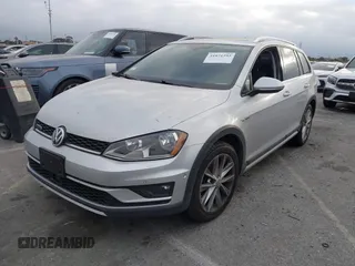 2017 Volkswagen Golf S z VIN 3VWH17AU6HM513429, wystawiony jako IAAI lot #41871392 z przebiegiem 63 787 mil mil oraz . Historia ofert i sprzedaży dostępna na DreamBid. Obrazek 2.