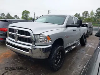 2017 Ram 2500 Tradesman z VIN 3C6UR5CL3HG529578, wystawiony jako IAAI lot #41992645 z przebiegiem 144 117 mil mil oraz . Historia ofert i sprzedaży dostępna na DreamBid. Obrazek 2.