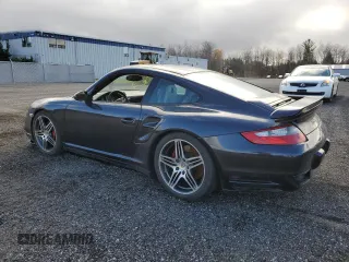 2007 Porsche 911 Turbo z VIN WP0AD29977S785458, wystawiony jako Copart lot #78957064 z przebiegiem 108 780 mil mil oraz Czysty tytuł • Clean title. Historia ofert i sprzedaży dostępna na DreamBid. Obrazek 2.